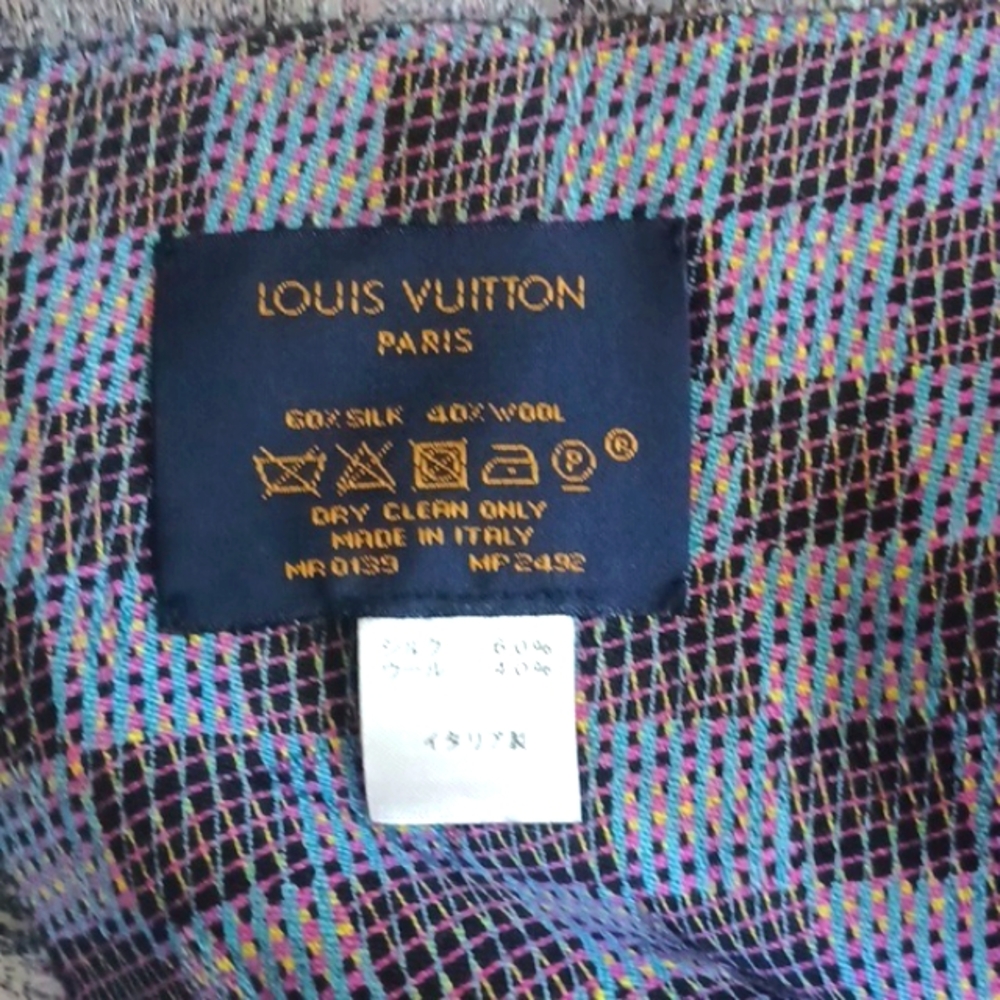 Authentic Louis Vuitton Pop Shawl - Picture 8 of 8